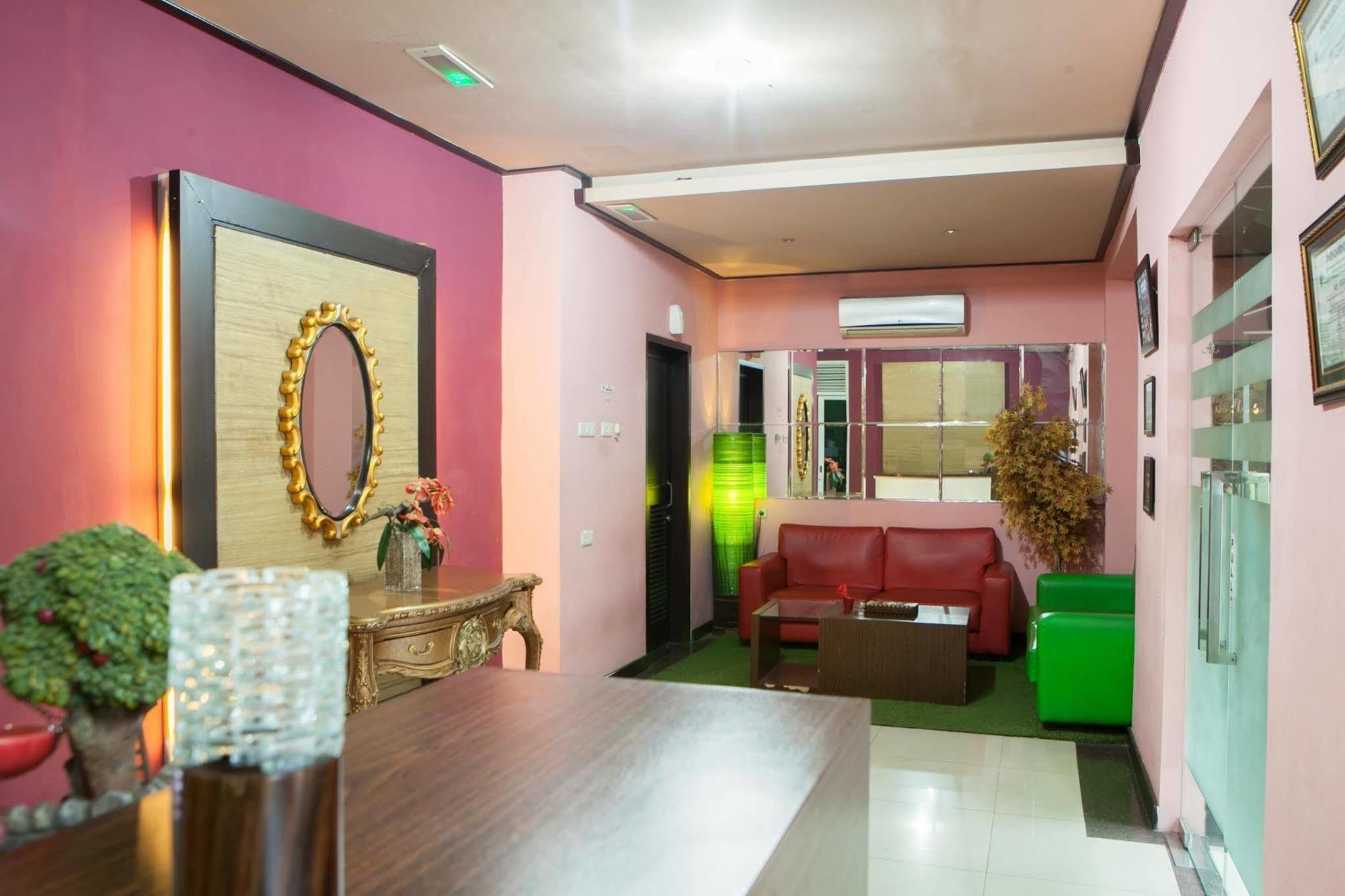 Reddoorz Plus @ Talaga Bodas Bandung Bagian luar foto